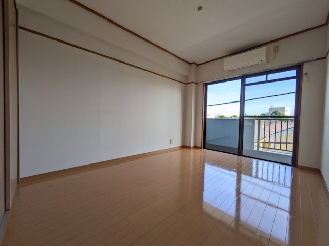 (居間)