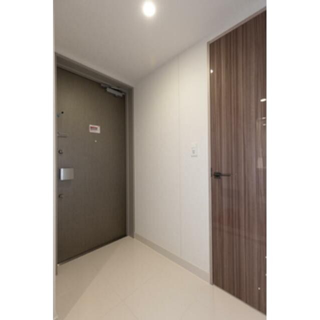 ※写真は同タイプ住戸です。(玄関)