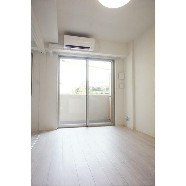 (居間)
