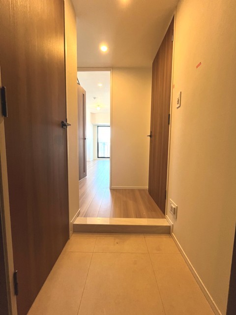※写真は同タイプ住戸です。(玄関)