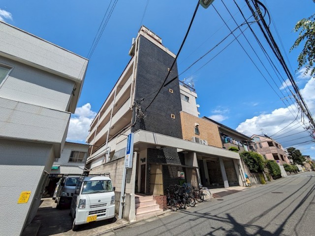 目黒区上目黒４丁目 【賃貸居住】アパート