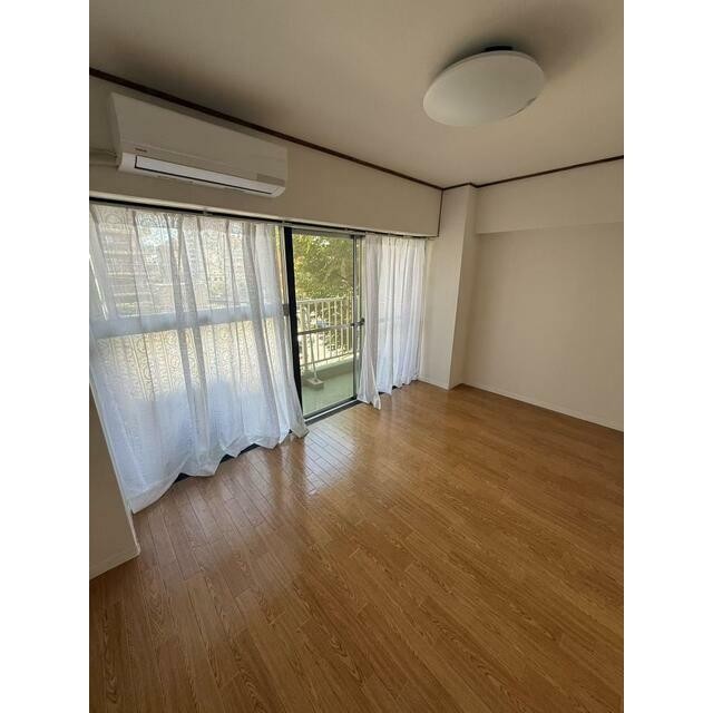 (居間)