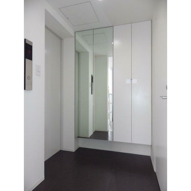 (玄関)