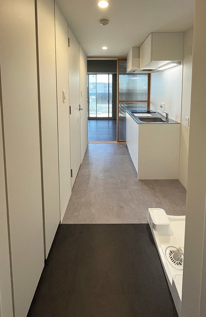 ※写真は同タイプ住戸です。(玄関)