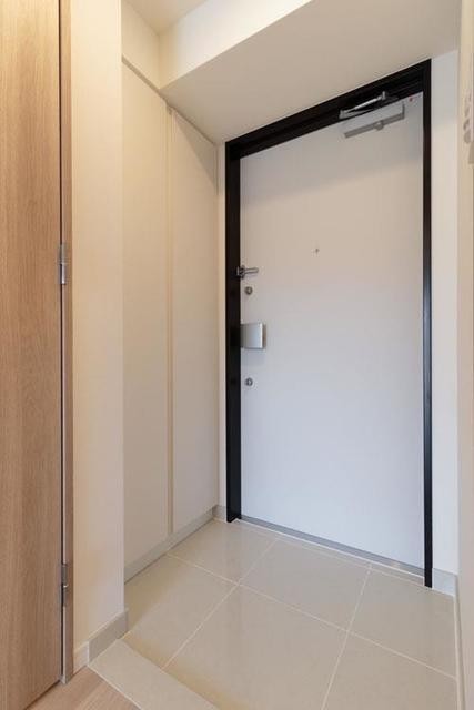 ※写真は同タイプ住戸です。(玄関)