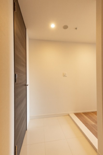 ※写真は同タイプ住戸です。(玄関)