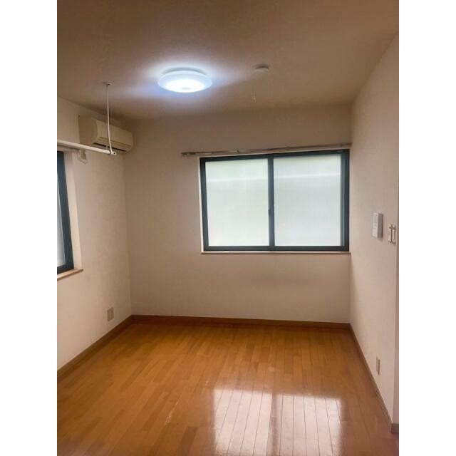 (居間)