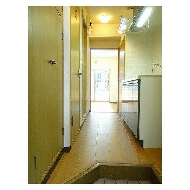 ※同仕様写真含む(玄関)