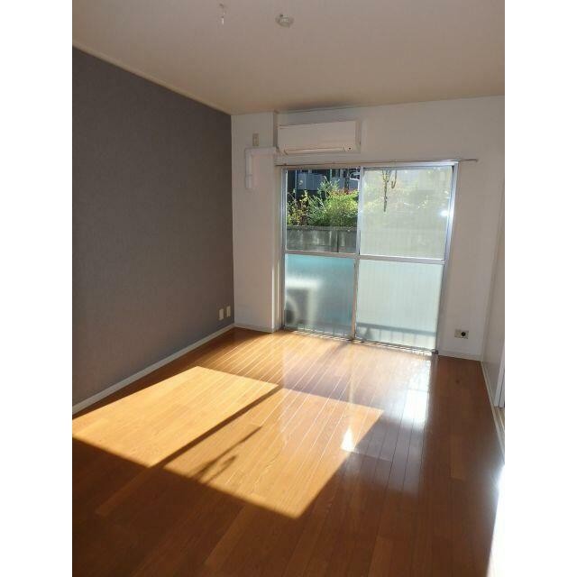 洋室6帖(居間)