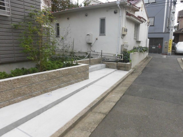 (玄関)