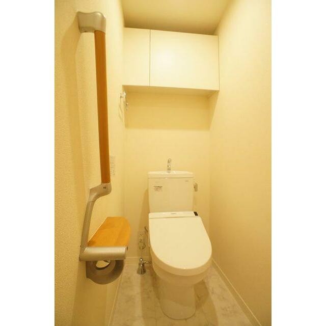 ◆トイレです。上段には棚もあります◆(内装)