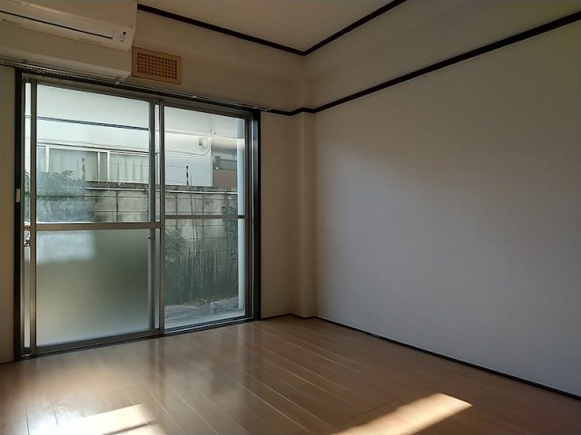 (居間)