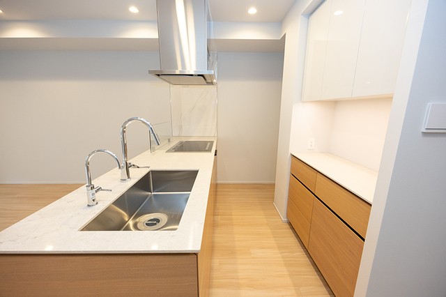 ※写真は同タイプ住戸です。(キッチン)