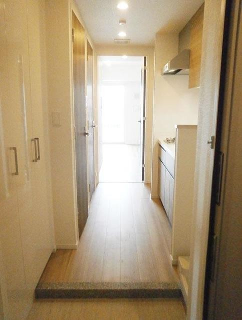 ※写真は同タイプ住戸です。(玄関)