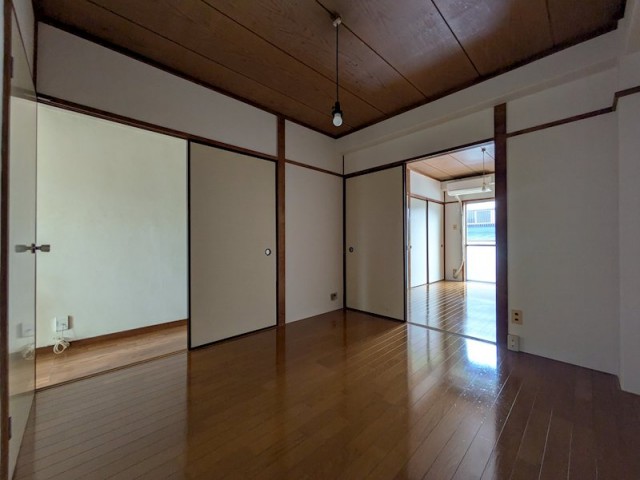 (居間)