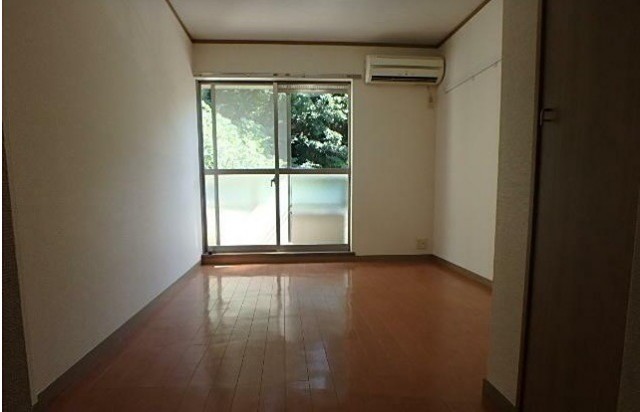 (居間)