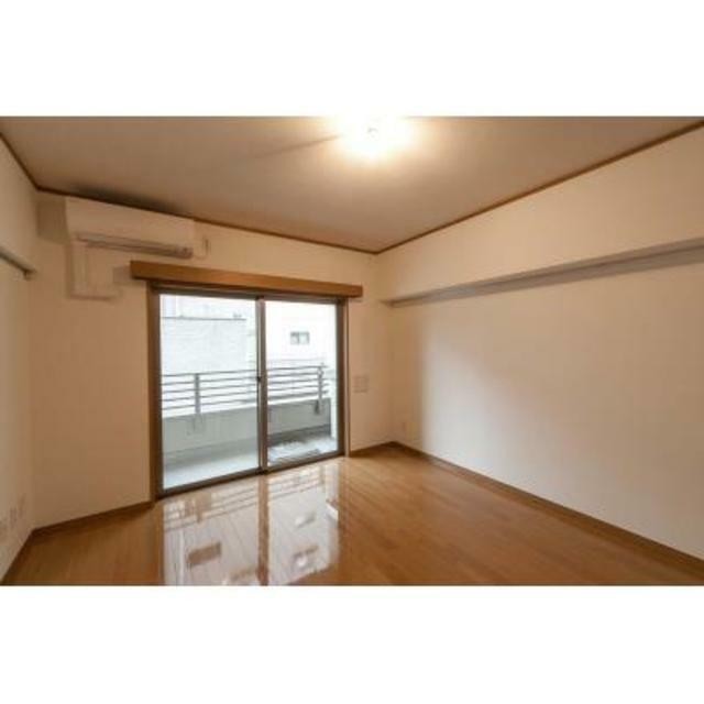 ※写真は同タイプ住戸です。(居間)