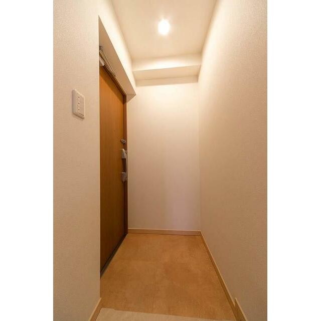 ※写真は同タイプ住戸です。(玄関)