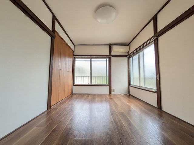 (居間)