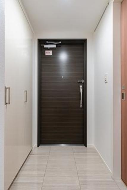 ※写真は同タイプ住戸です。(玄関)