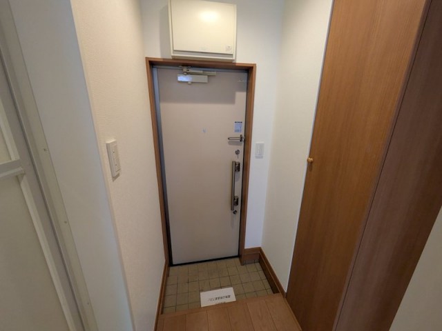 (玄関)