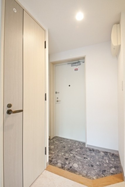 ※写真は同タイプ住戸です。(玄関)
