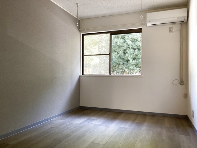 (居間)