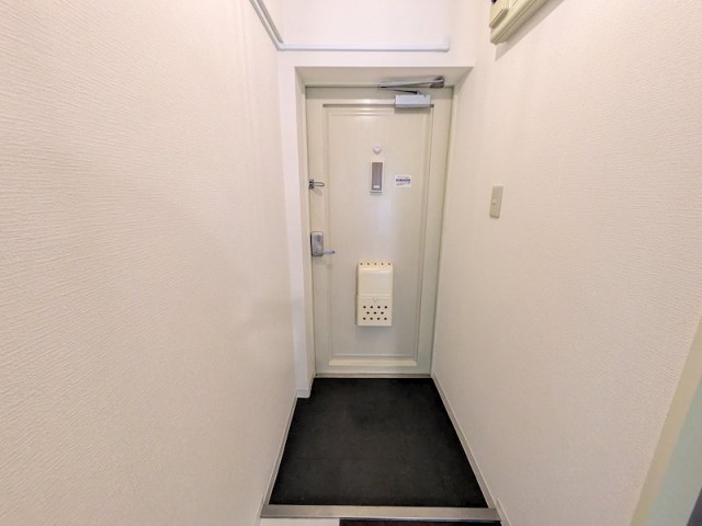 (玄関)