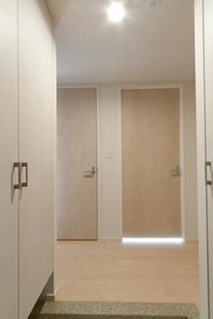 ※写真は同タイプ住戸です。(玄関)