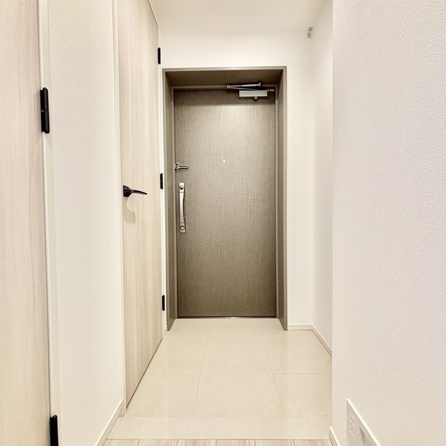 ※写真は同タイプ住戸です。(玄関)