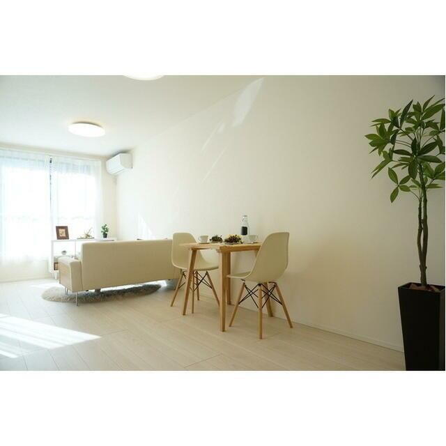 ※家具・小物は賃貸条件に含みません。(居間)