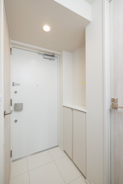 ※写真は同タイプ住戸です。(玄関)