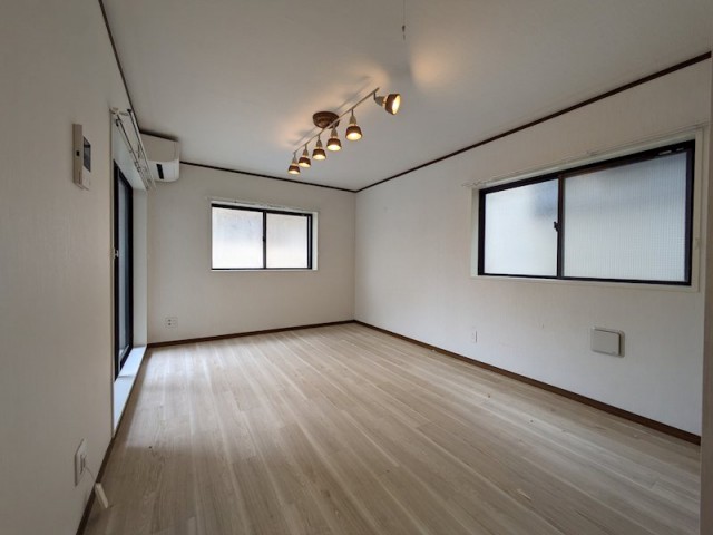 (居間)