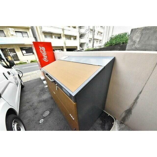 三軒茶屋駅（951m）(外観)
