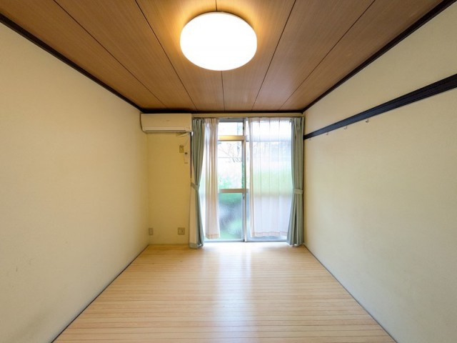 (居間)