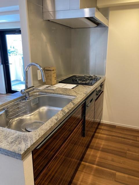 ※写真は同タイプ住戸です。(キッチン)