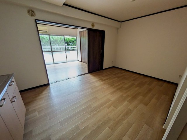 (居間)