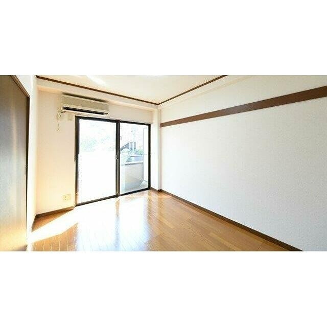 (居間)