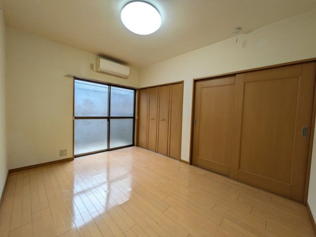 (居間)