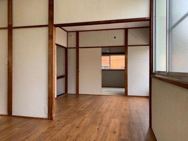 (居間)