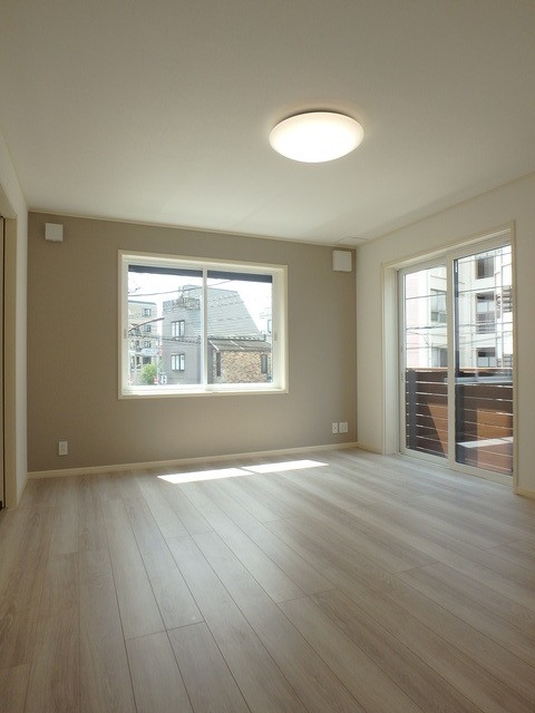 (居間)