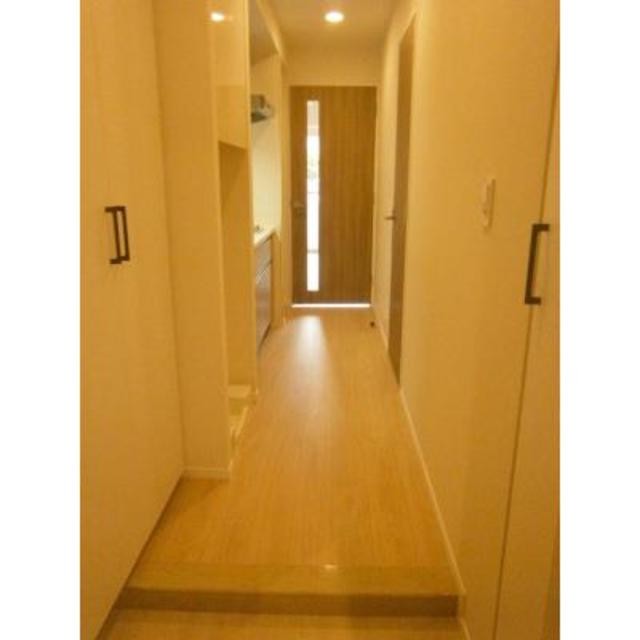 ※写真は同タイプ住戸です。(玄関)