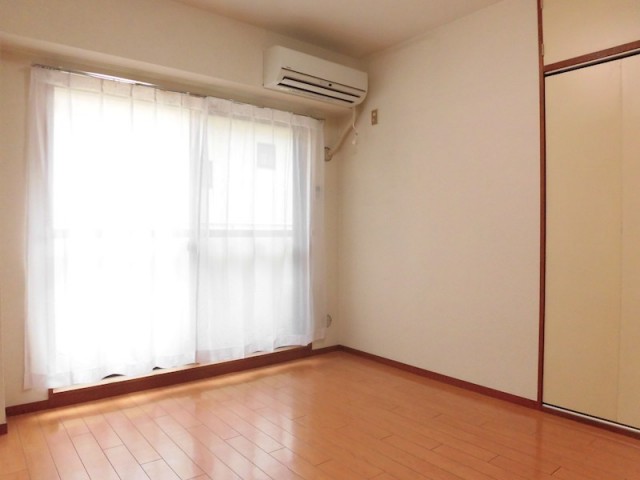 (居間)