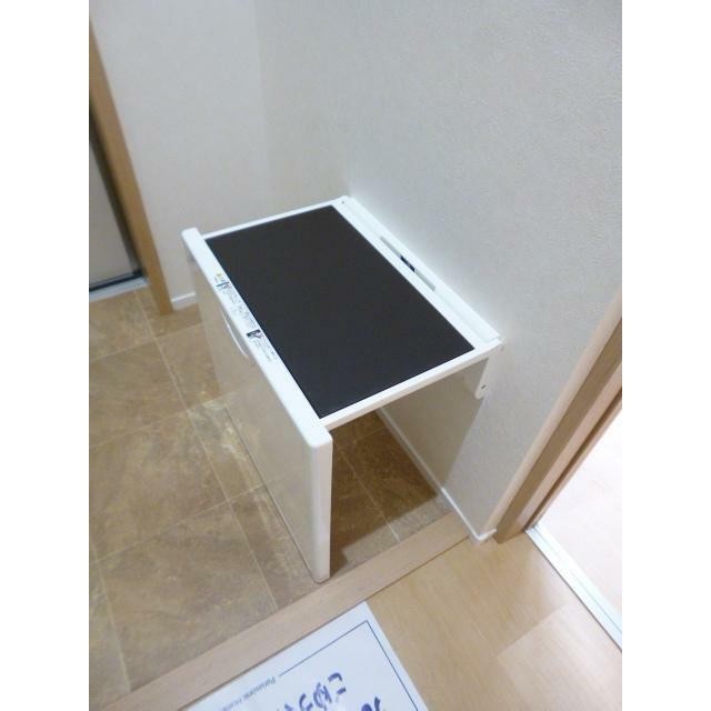 ラシーネ仕様 折り畳み腰掛(玄関)