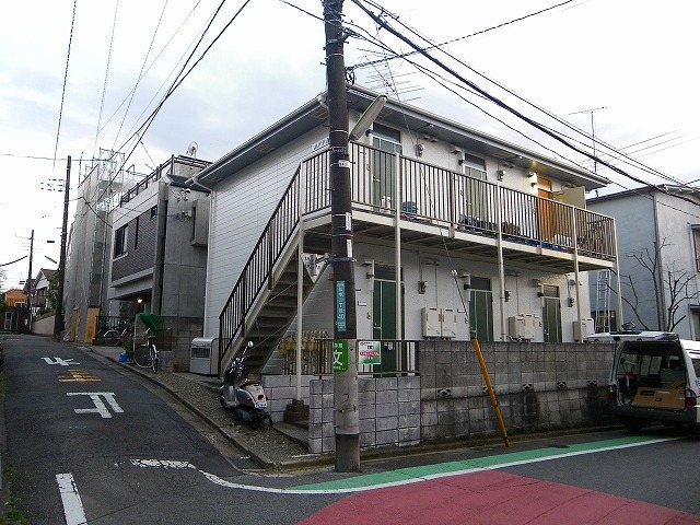 世田谷区弦巻２丁目 【賃貸居住】アパート