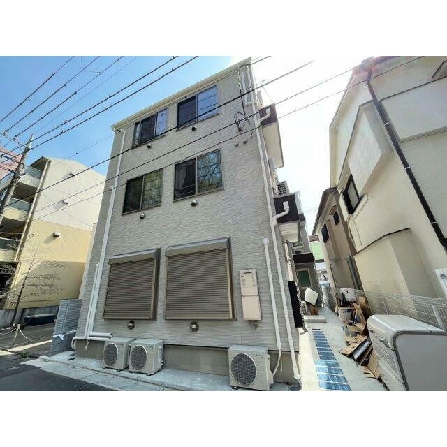品川区立浜川中学校（大井町）（692m）(外観)