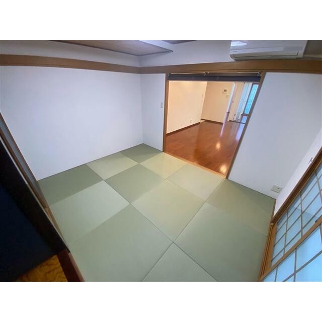 (居間)