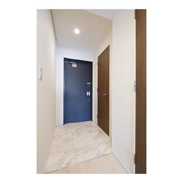 ※写真は同タイプ住戸です。(玄関)