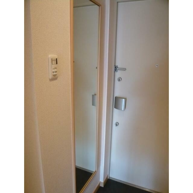 ※同仕様写真含む(玄関)