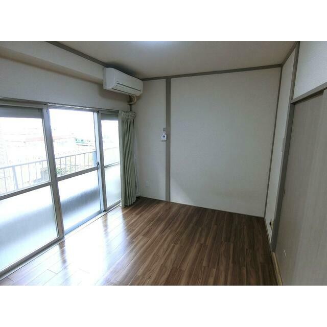 (居間)